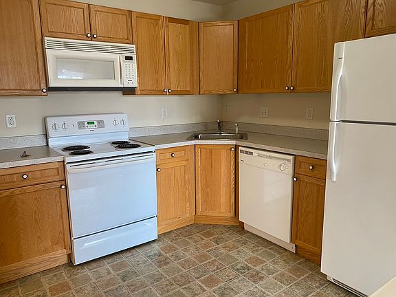 3rd image of 161-2 Brookland Ct
