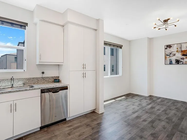 5406 Beach Bluff Ln #212 — Photo 15