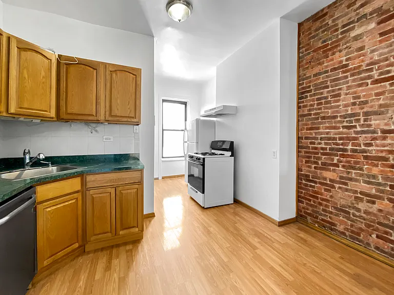 570 Vanderbilt Ave #4R — Photo 6