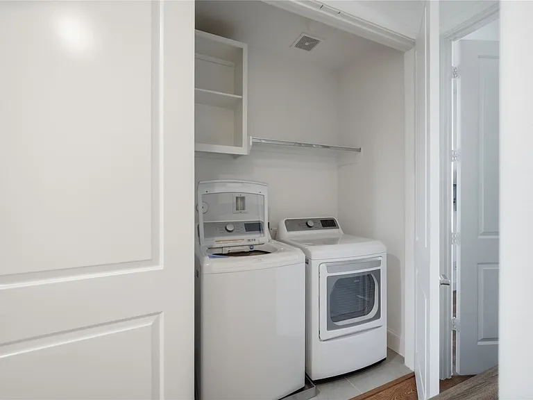 707 Bringhurst St — Photo 15