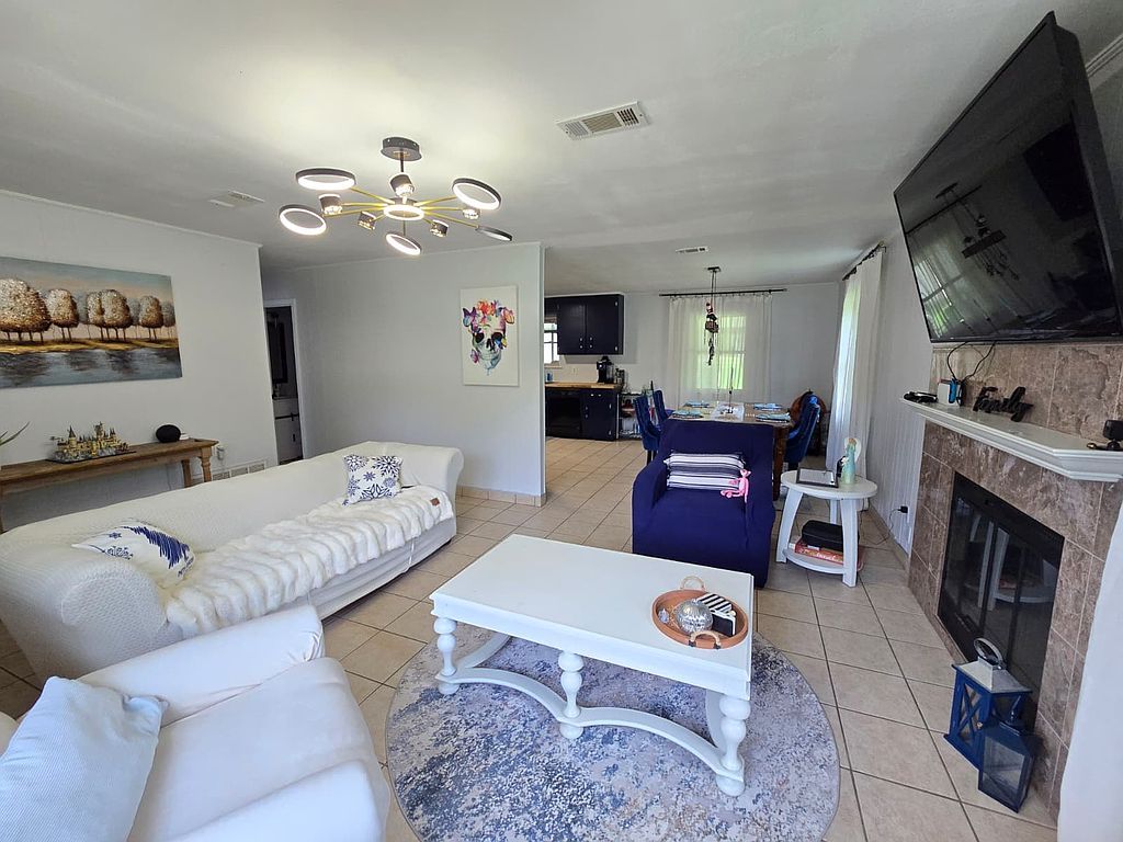 464 Tall Pines Rd - Property Image