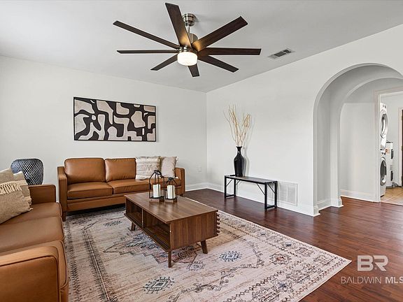 4th image of 59 Northgate Cir