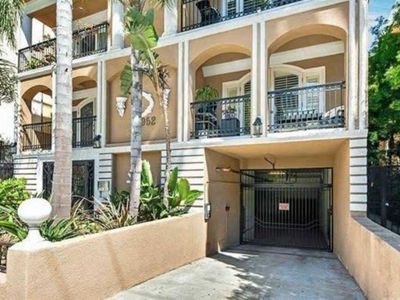 11952 Montana Ave APT 403, Los Angeles, CA, 90049