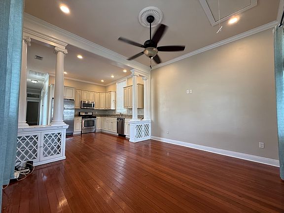 5th image of 3815 Banks St