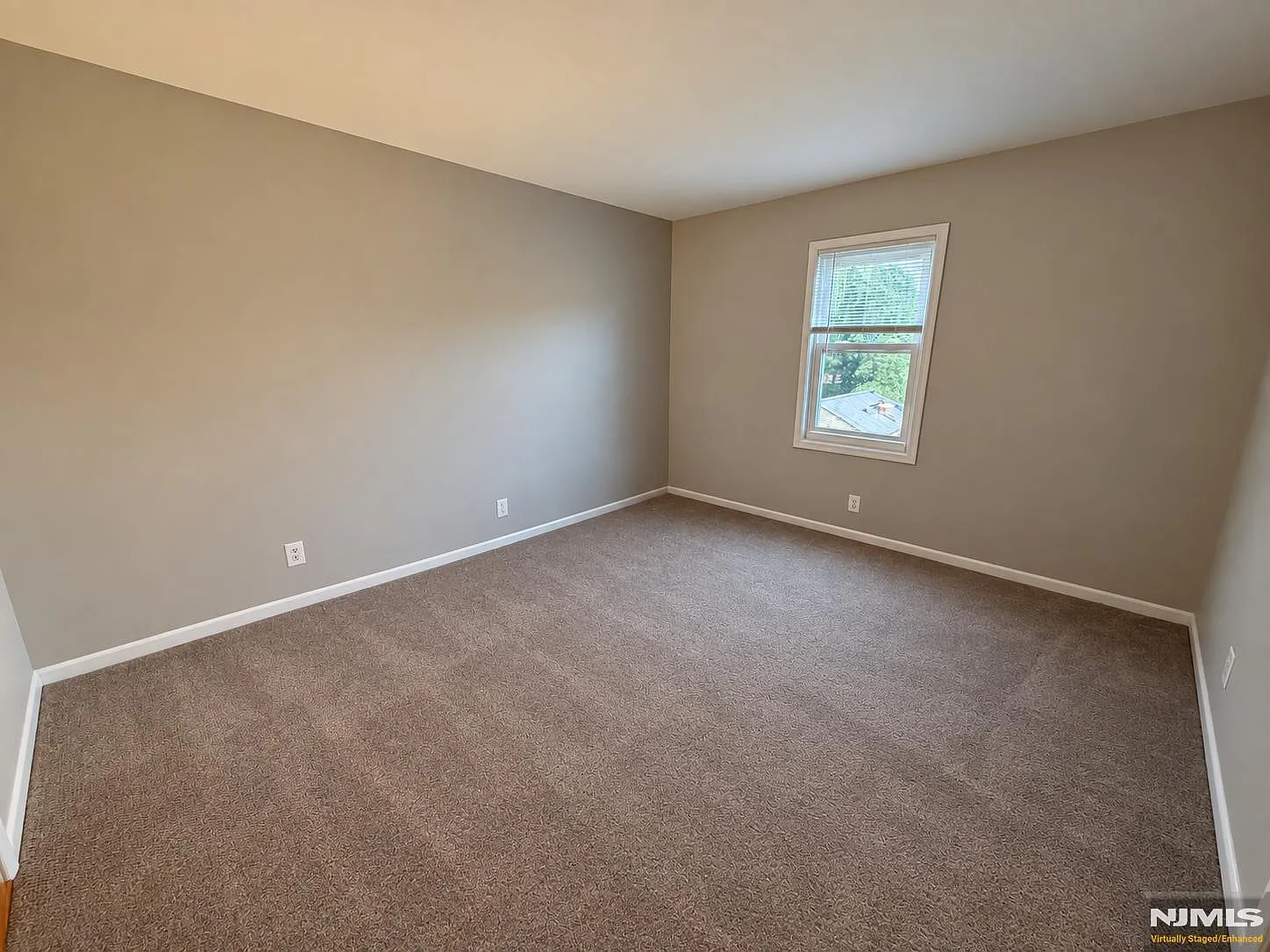 2 bed, 1100 sqft, $2,300 — Photo 2