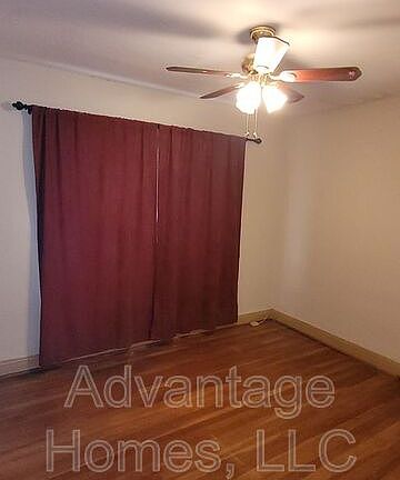5th image of 4017 Bell St APT 1