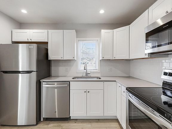 5th image of 2020 W 74th St