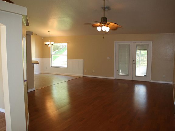 4th image of 9607 Saragossa St