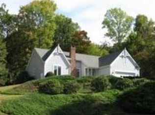 28 Colonial Dr, Deep River, CT 06417