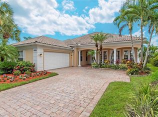 4338 Queen Elizabeth Way, Naples, FL 34119