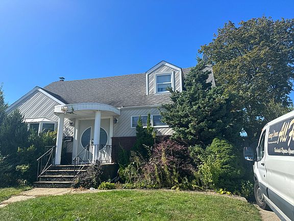 2nd image of 2198 Willow St