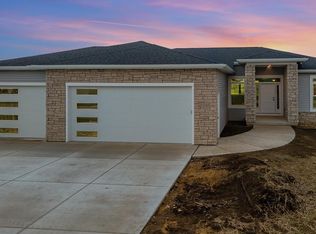 10481 Prairie View Ct, Freeland, MI 48623