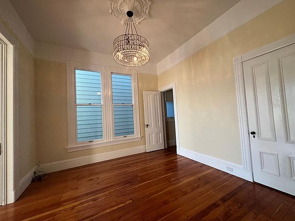 3rd image of 1056 Guerrero St