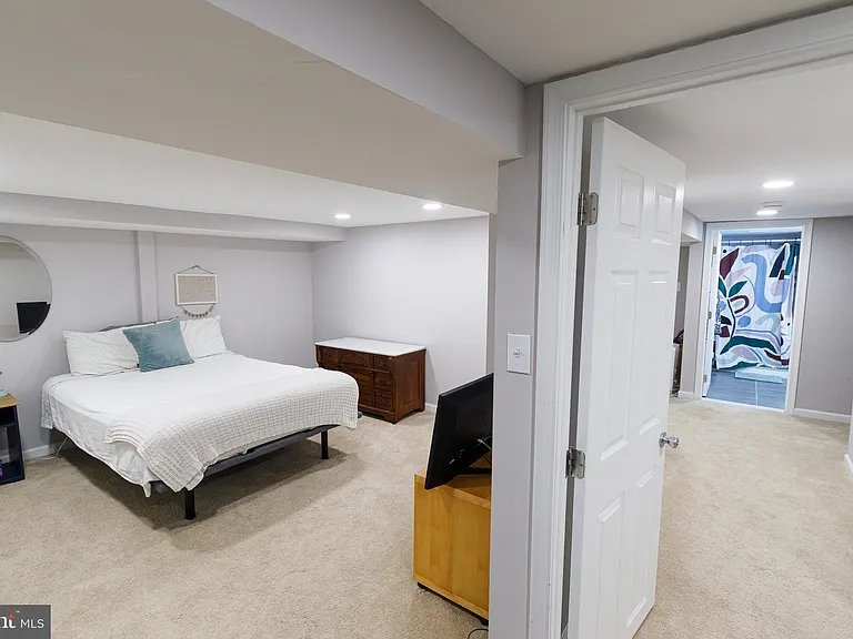1113 Clifton St NW — Photo 36