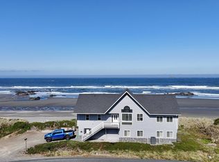 93830 Low Tide Dr, Gold Beach, OR 97444