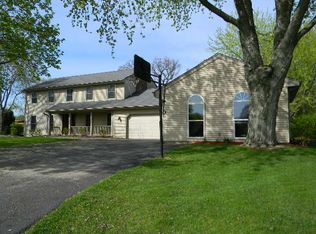 5N646 Cranberry Ln, St Charles, IL 60175