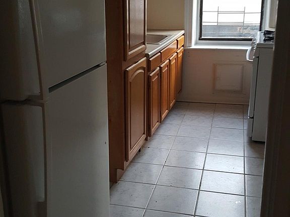 4th image of 4303 Carpenter Ave