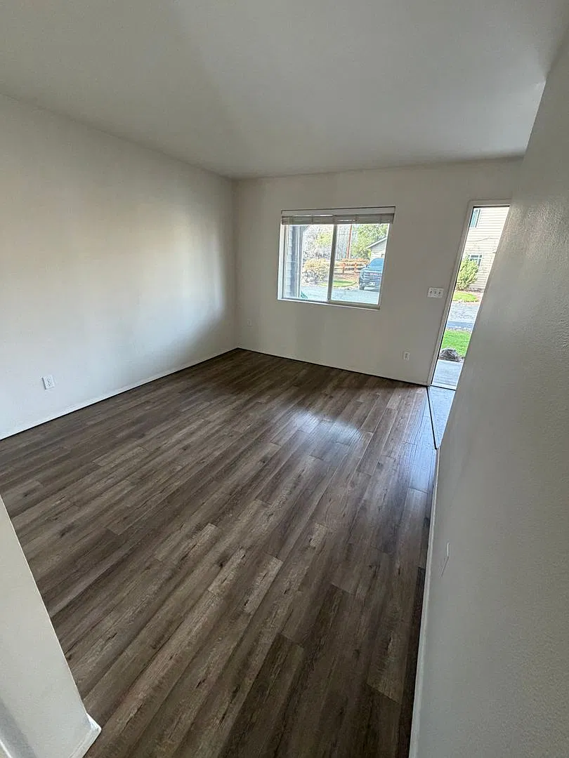 Rhea Timber Ave — Photo 4