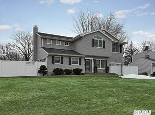 80 Walter Ct, Commack, NY 11725