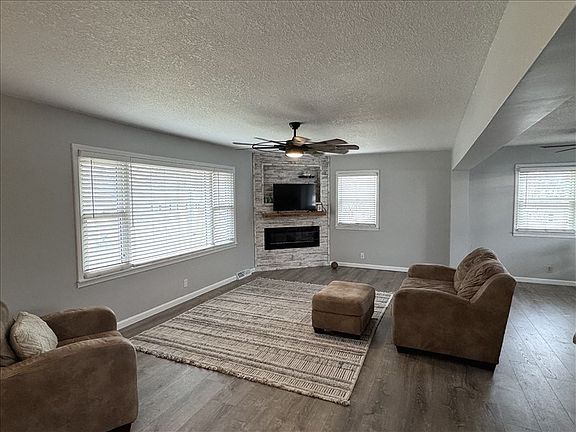 3rd image of 1205 Englewood Dr