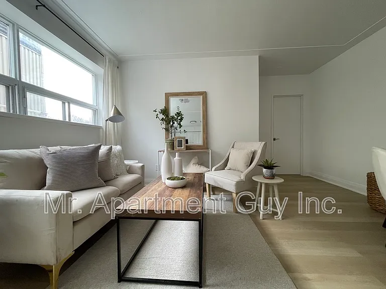 1284 Fennell Ave E #6 — Photo 3