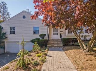 11 Sharpe Rd, Belmont, MA 02478