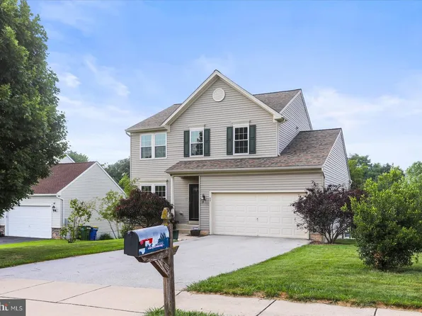 89 Malek Dr, Hanover, PA 17331