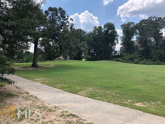 2nd image of 121 Golden Oak Dr