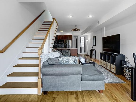 4th image of 31A Summit Ave #2
