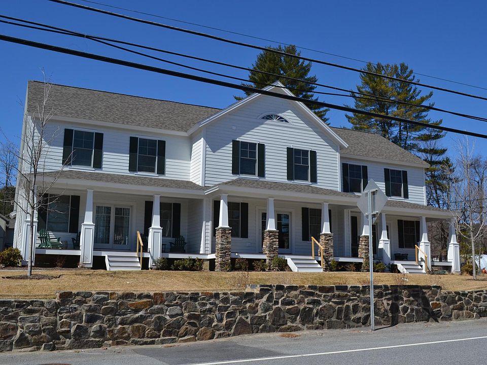 Townhome with porch