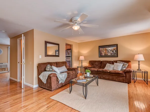 260 Robert Dr, Syracuse, NY 13210