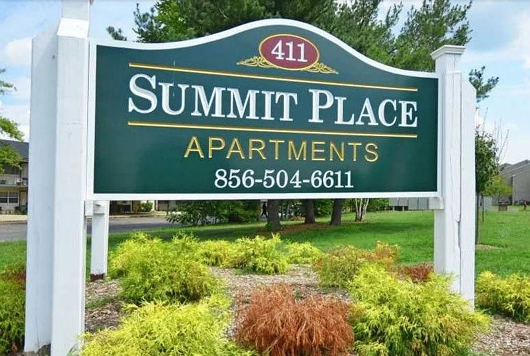 Summit Place Apartments — Photo 3