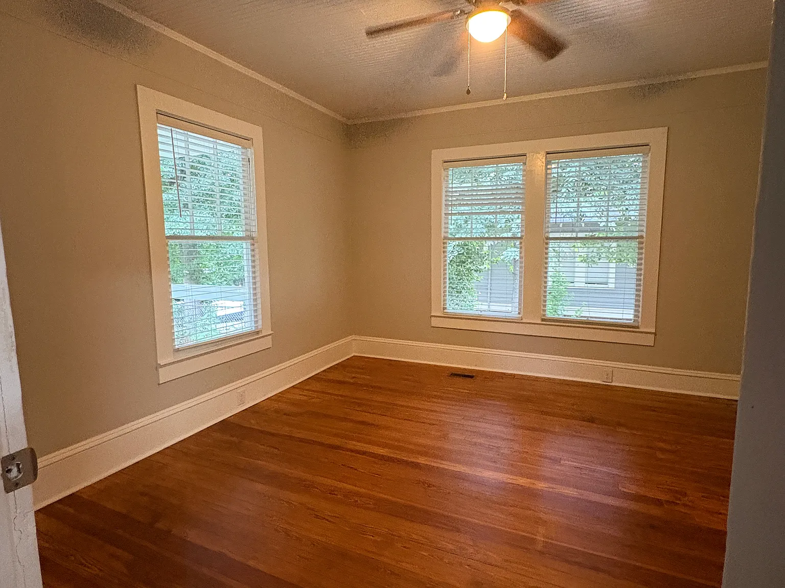 2 bed, 2.0 bath, 952 sqft, $1,800 — Photo 2