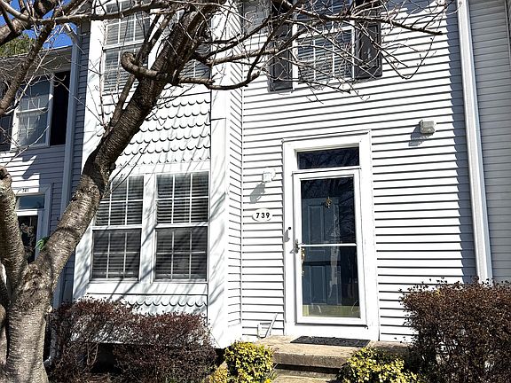 2nd image of 739 Orley Pl