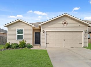 718 Crystal Lakes Dr, Brookshire, TX 77423