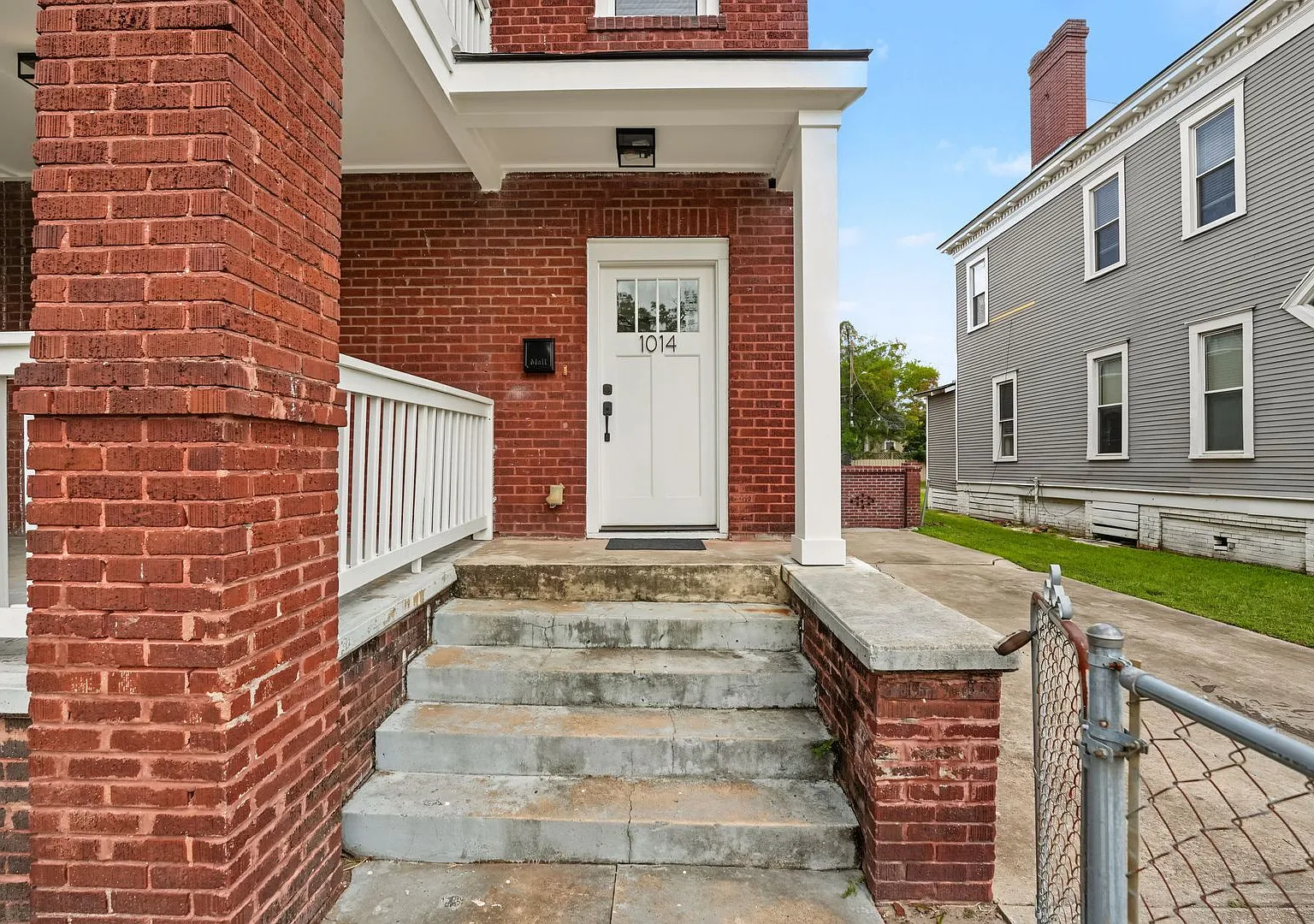 1012-1014 E Anderson St — Photo 3