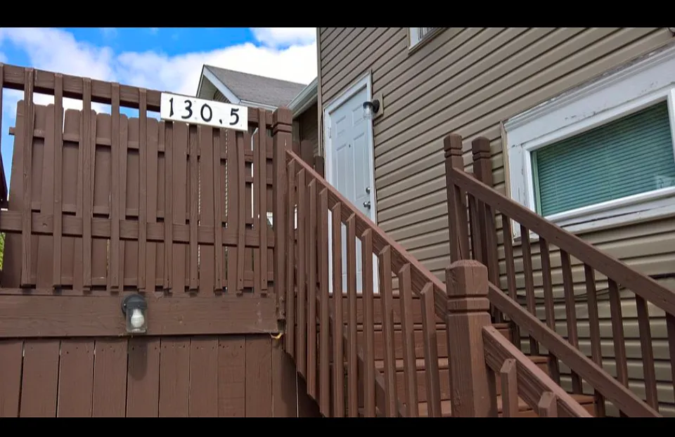 130 1/2 W North St