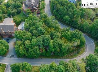 303 N Pinnacle Ridge Rd, Banner Elk, NC 28604