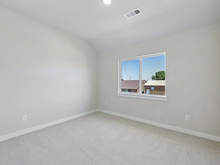 2866 Grandview Dr — Photo 23