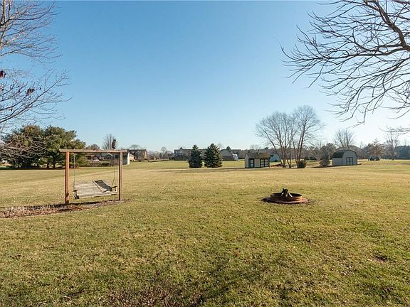2nd image of 3731 Meadowlark Ln