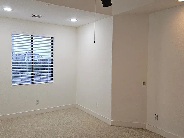 2301 Camden Dr #B — Photo 34