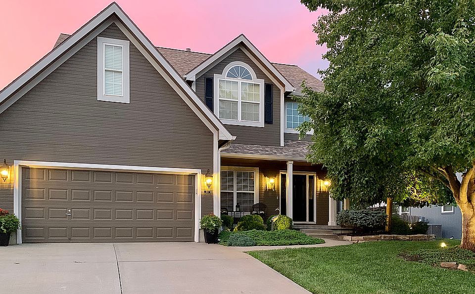 1st image of 810 Cottonwood Dr