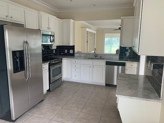3rd image of 63 Honesty Ln