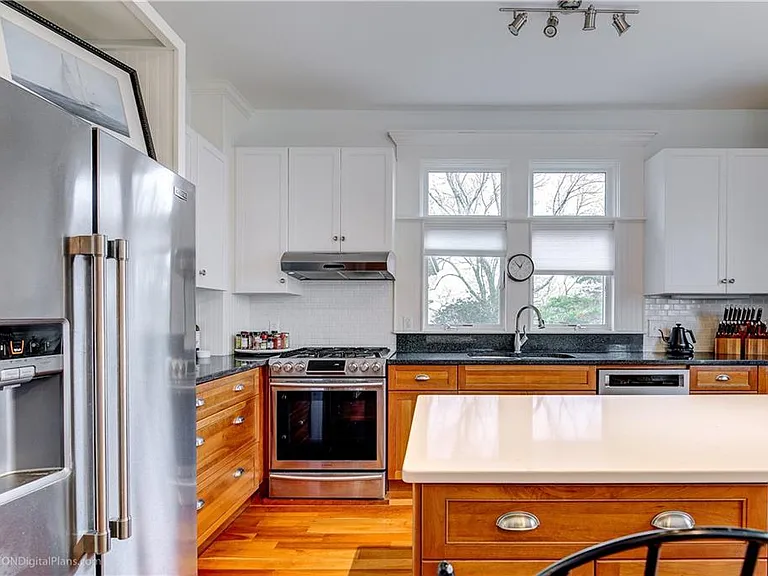 569 Spring St #2 — Photo 6