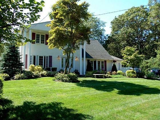 1st image of 15 Westcliff Dr
