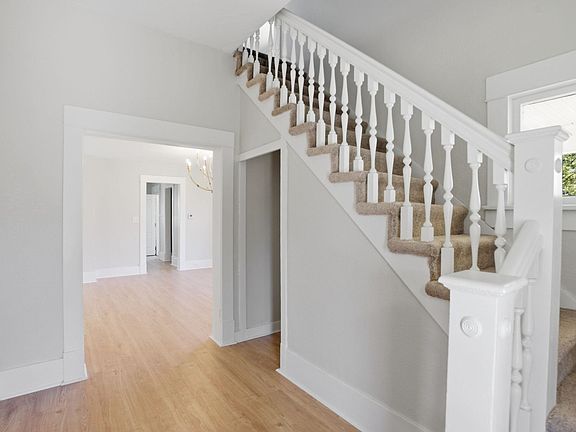 4th image of 604 W Spring Ave