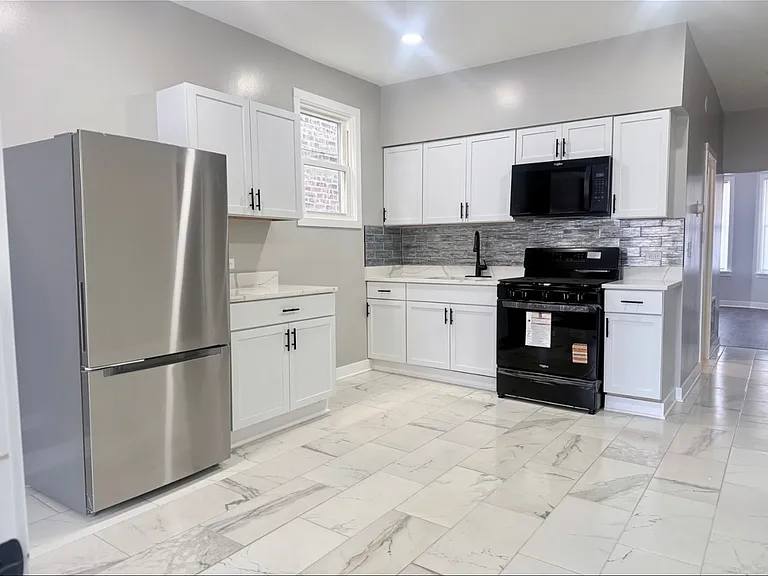 532 N Lawler Ave #2 — Photo 2