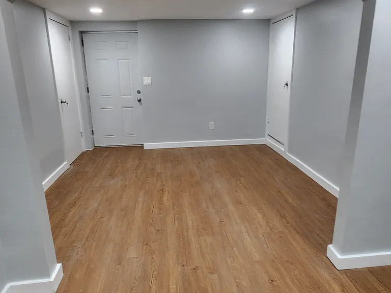 295 Travis Ave — Photo 5