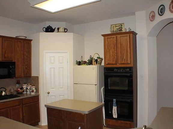 2nd image of 4633 Edenwood Dr