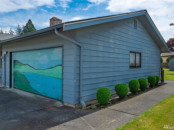 3rd image of 1130 Garden Dr